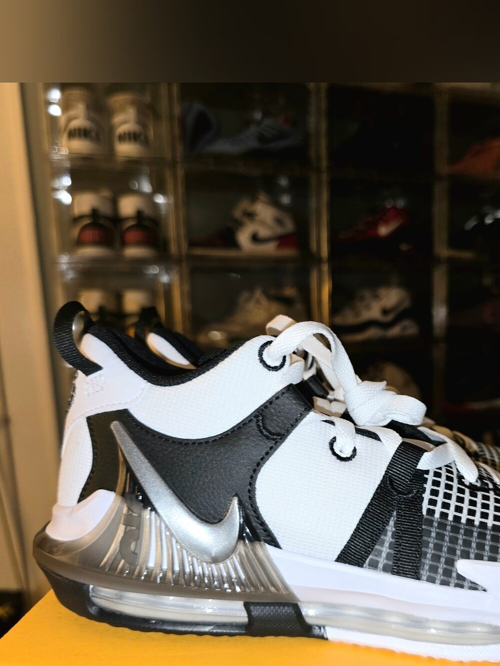 Grade School) Size - Nike LeBron Witness 7 Mid White Black - Picture 10 of 10